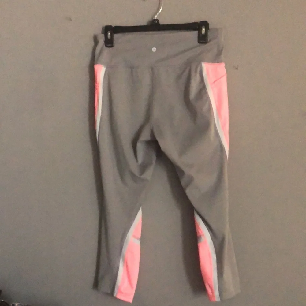 SOLD Avia yoga pants size M (8-10) - Picture 4 of 10